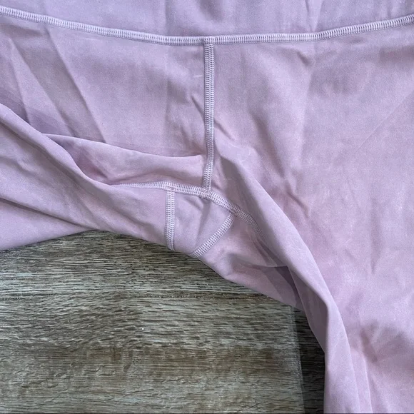 Lululemon Wunder Under High-Rise Tight Snow Washed
Vintage Mauve Size 6 - Picture 10 of 11